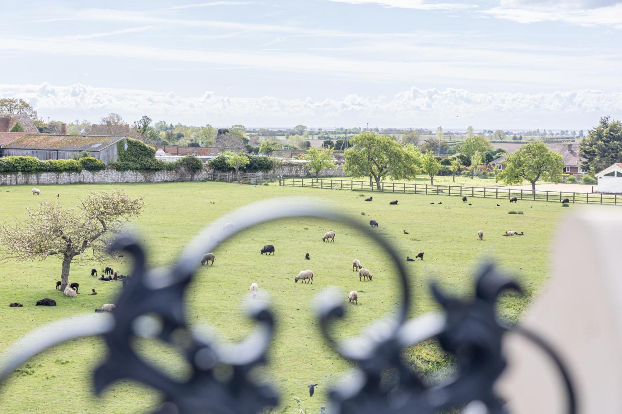 South Lodge, St Osyth Priory Saint Osyth エクステリア 写真